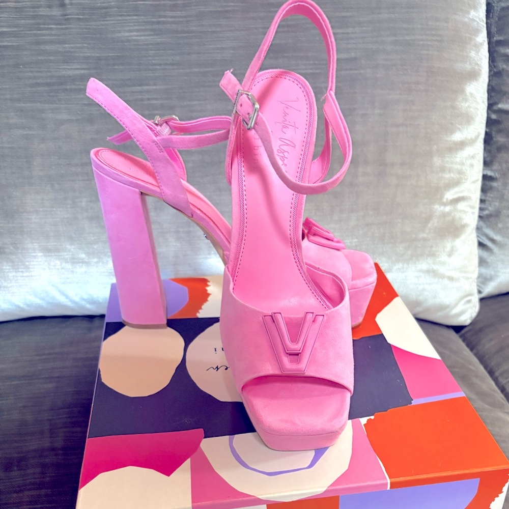 Gianni Bini X Venita Aspen Pink Suede Shoes
